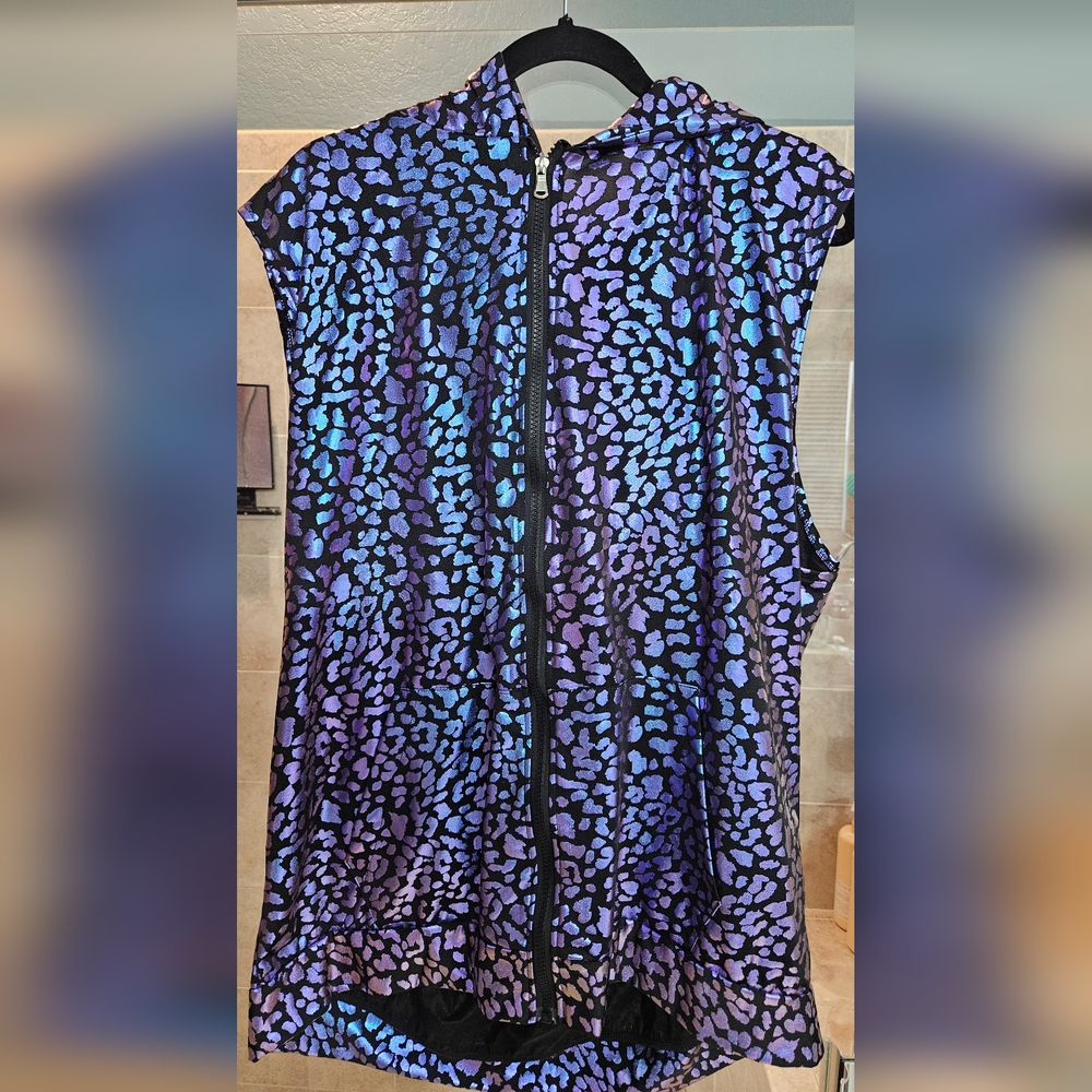 XL Mens Purple and Blue Animal Print Shirts